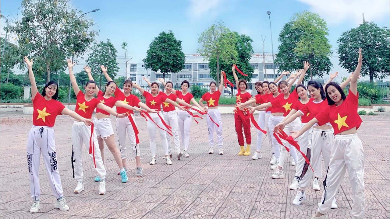 Tôi yêu bóng đá-Bài nhảy cổ vũ Việt Nam sea game 31-Zumba dance-Sung Huyền Hương