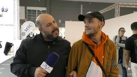 Giovanni sfila a Promessi Sposi: a caccia di idee per un matrimonio super economico