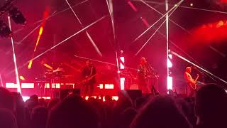 Video thumbnail of "Queens of the Stone Age - Obscenery live debut Paris Accor Arena Bercy 7 novembre 2023"