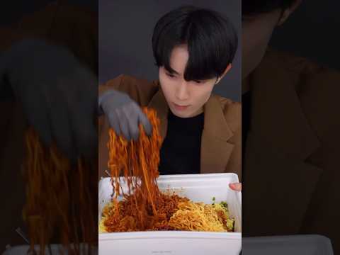ASMR <strong>점보라면</strong> 공간춘 <strong>먹방</strong> Jajangmyeon MUKBANG