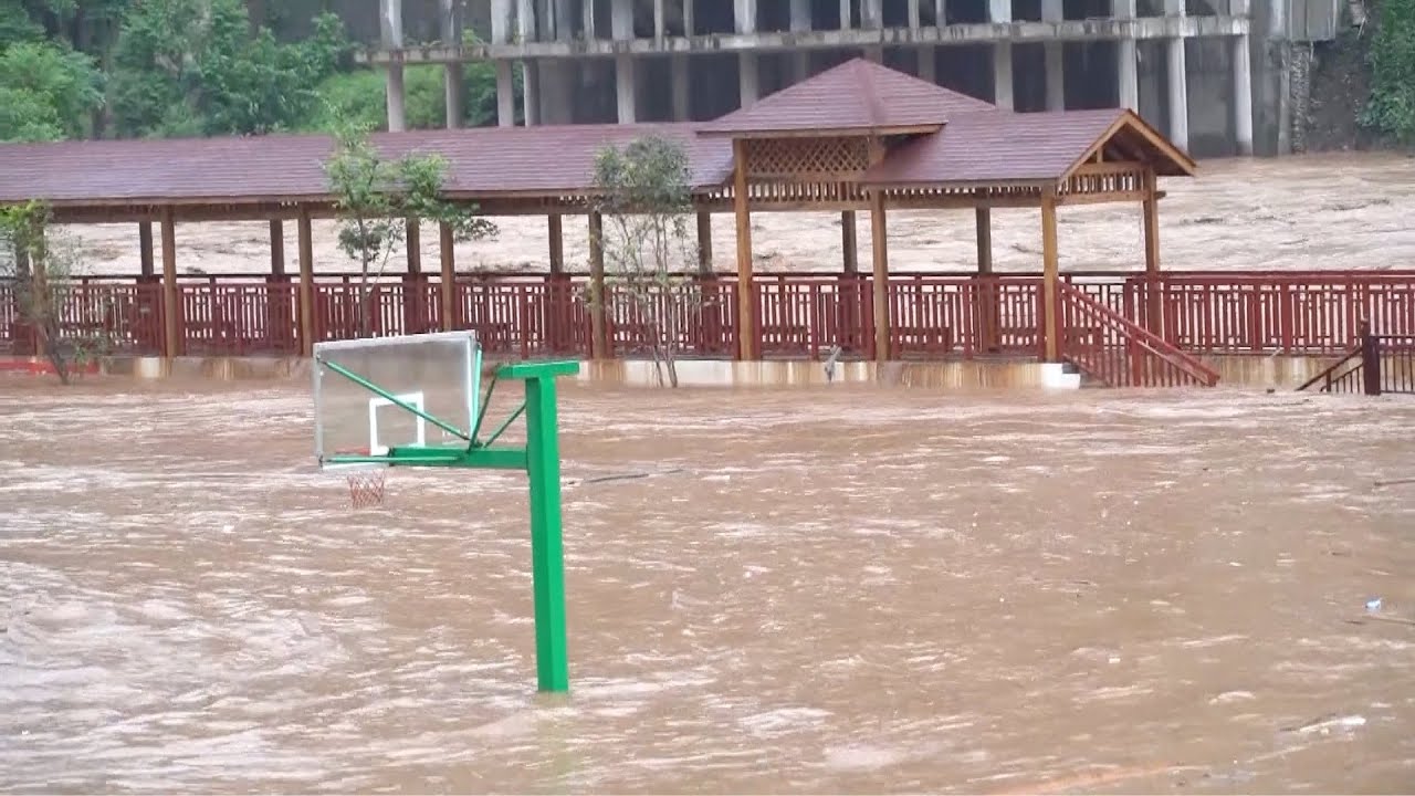 Chinese authorities ramp up efforts in flood control, disaster relief