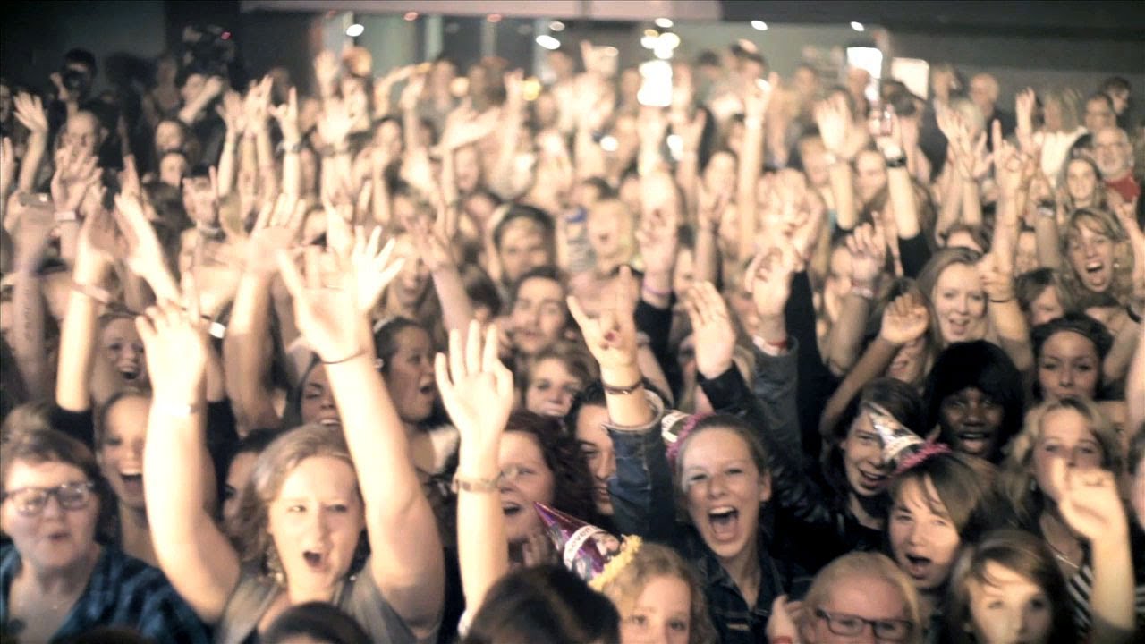 Only Seven Left - The Moonlight Sky [Live]