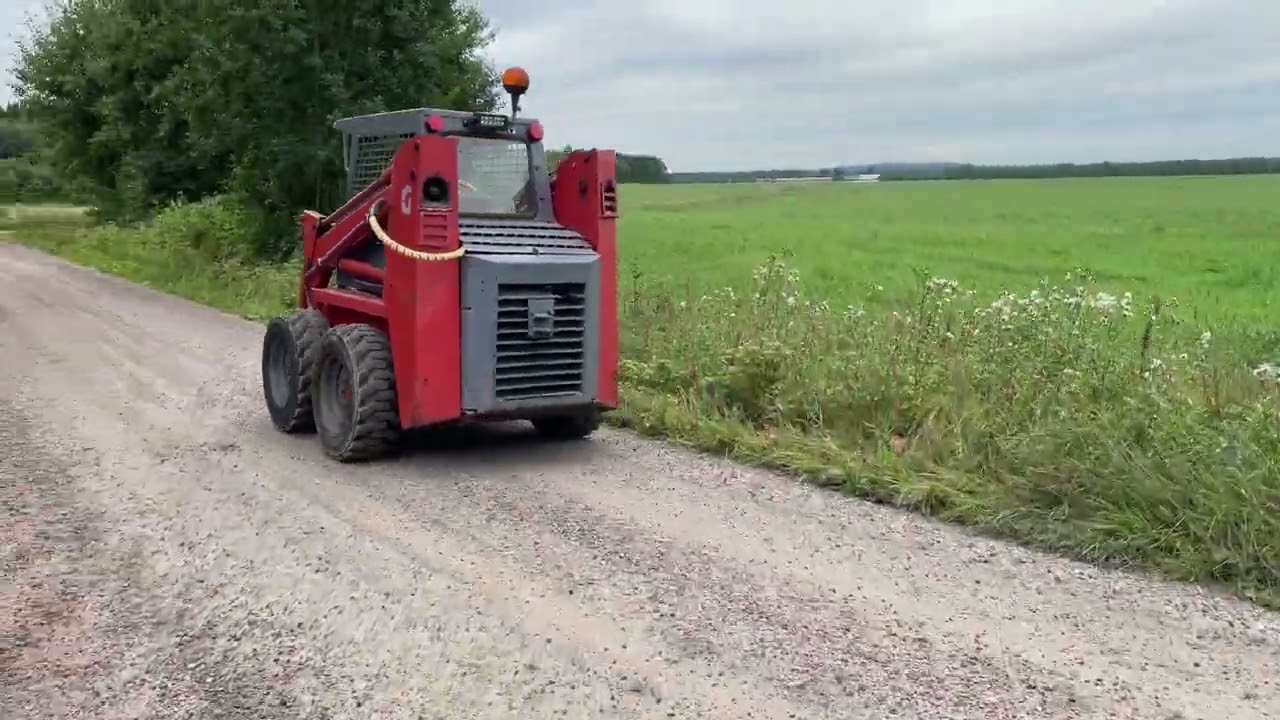 Kompaktlastare Gehl 4610 med grävaggregat