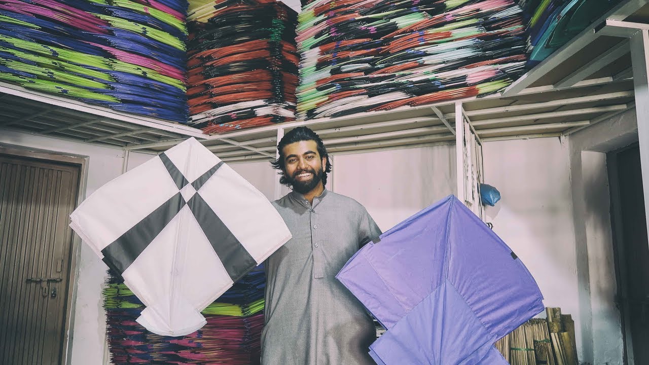 kite market in peshawar yakatoot bazar biggest kite market 2019 YouTube
