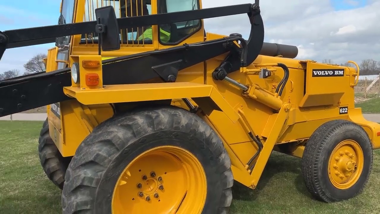 Baklastare Volvo BM 622 - 2 redskap