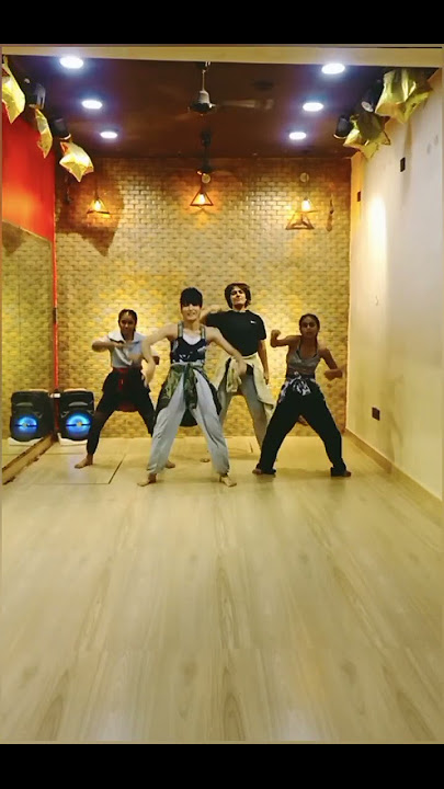 KALA CHASHMA||QUICK STYLE CHOREOGRAPHY #kalachashma #quickstyle #short #katrinakaif #anjushrestha