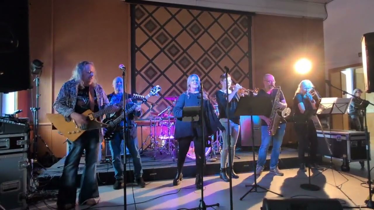 7 Shades of Blue(s) - I feel good