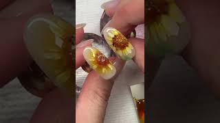 ひまわりネイルアート　鯨岡百合香　cranberry nail