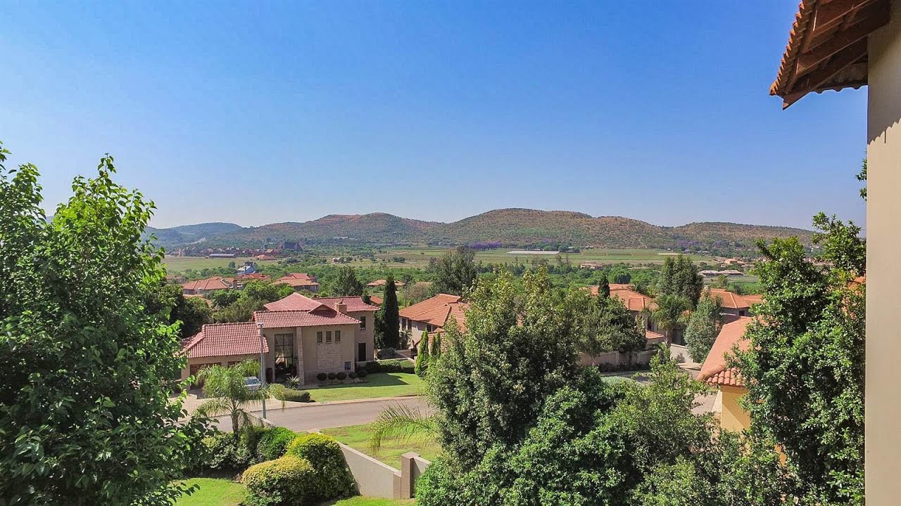6 Bedroom House for sale in North West Hartbeespoort Dam Birdwood