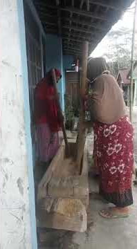 kesenian Tradisional kotekan lesung , tabuh lesung,gejog lesung , nutu lesung