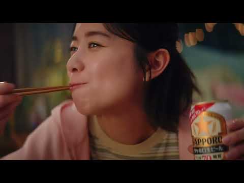 宮川大輔、堀田真由出演／サッポロビール「サッポロ生ビール ナナマル」新CM「たべてマル。のんでマル。」篇