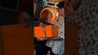 Celebrity EDUIN CAZ GIVES HIS WIFE A BAG OF THOUSANDS OF PESOS #grupofirme #eduincaz #regionalmexicano Net Worth