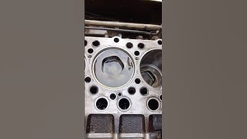 Piston moves in cylinder head #expert #automobile #shortsfeed #mechanic #ytshorts #engine #videos