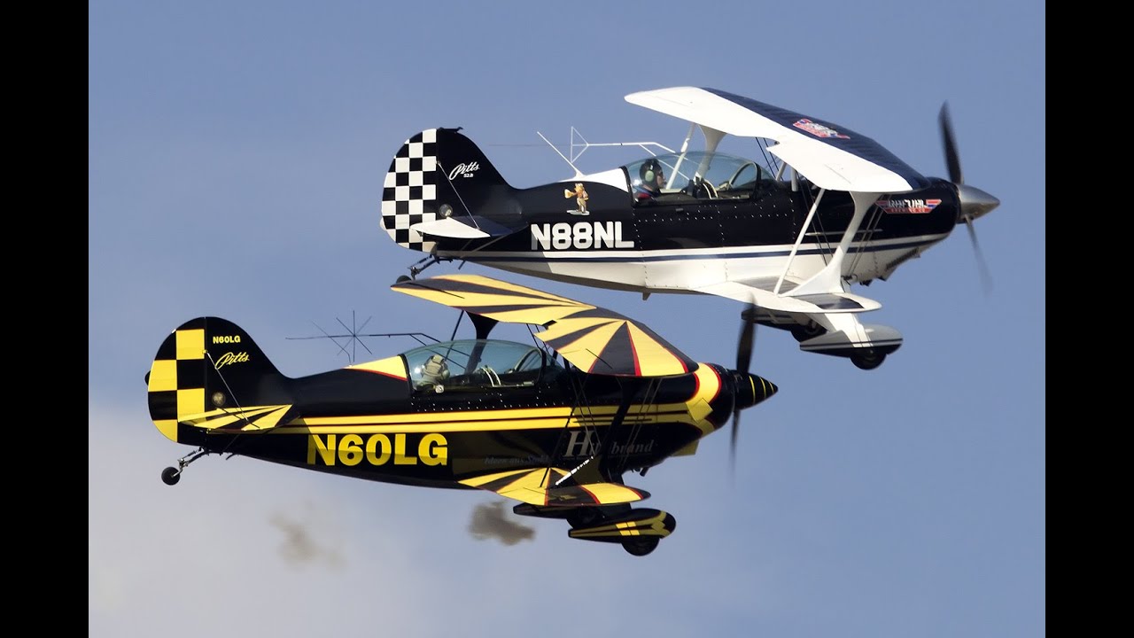 Formation Aerobatics Training - YouTube