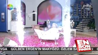 Canlı Yayında Banu Alkanı Küvete Soktu