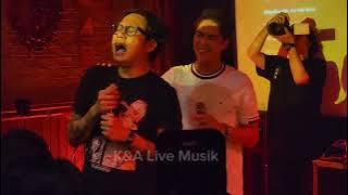 Aku Cinta Kau & Dia ~ El Rumi x Gofar x Eca Live at Camden Jakarta 2024