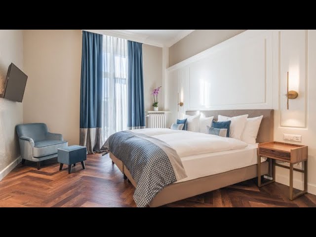 Hotel Reine Victoria, Belle Floor Deluxe (St Moritz, Switzerland)