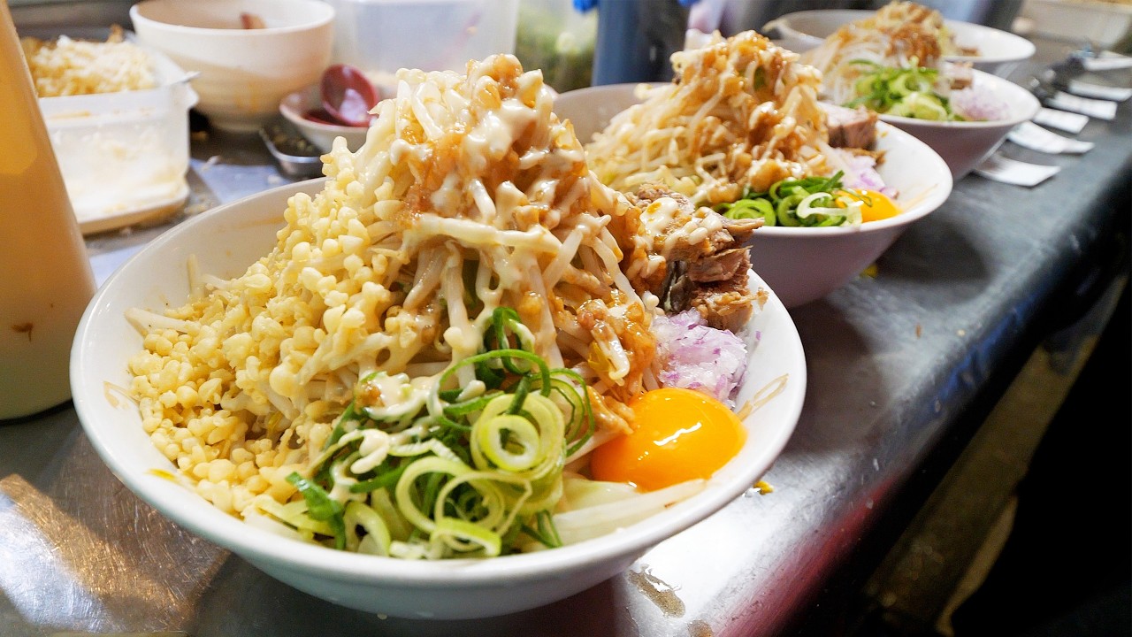 1キロ越えの特大ラーメン!悪魔の中毒性で250杯が売れまくるニンニク増し増し東京二郎系ラーメン屋