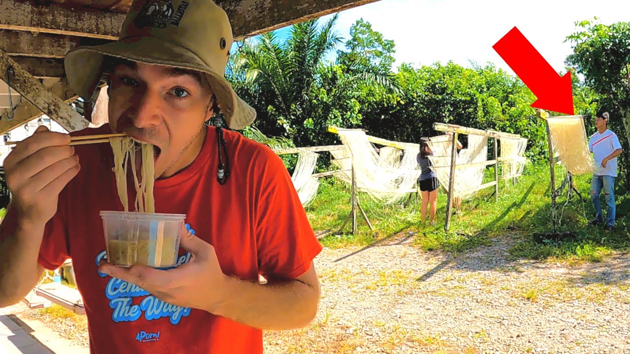 A Malaysian uncle invited me to his house (to make noodles) 🇲🇾