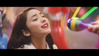 平祐奈、「キスしたい…」からの小澤征悦とノリノリダンス!?シュールすぎる世界観のCM　「共闘ことばRPG コトダマン」【コトダママンボ／カップル】篇
