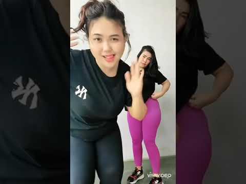 Tante Tante semok montok lagi nge-gym, nampak apem tembem.