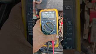 multimeter se battery ko is tarike se check Karen/multimeter से बैटरी को इस तरीके से चेक करें#shorts