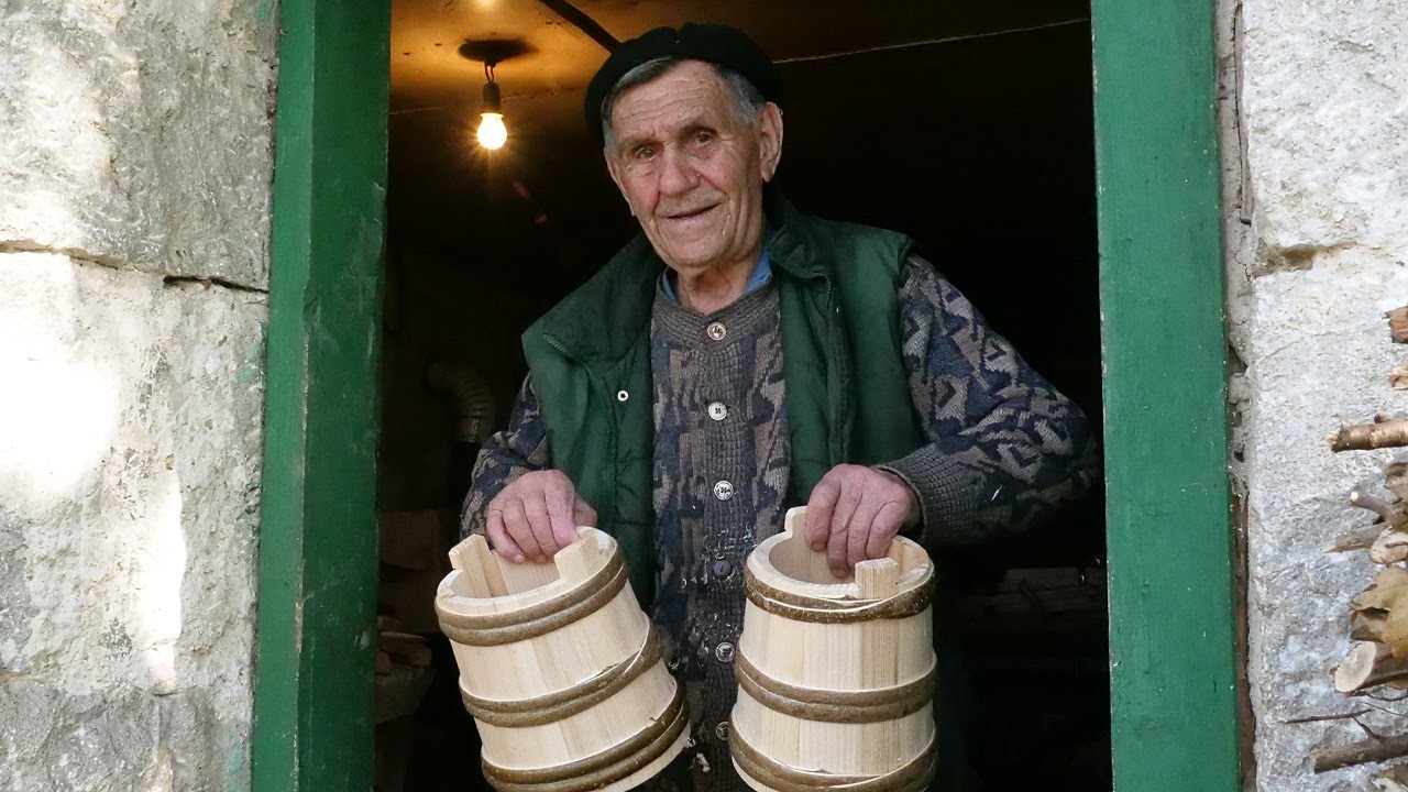 Zaradom od kaćica kupio 50 duluma zemlje