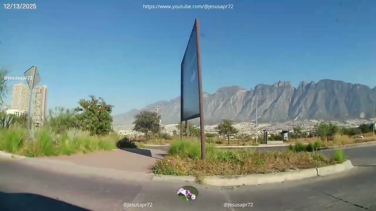 Santa Catarina - Av. Alfonso Reyes en Valle Poniente