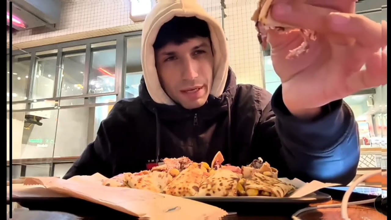 Πρεζομένος και βουλιμικός Αεράκης τρώει κρέπα