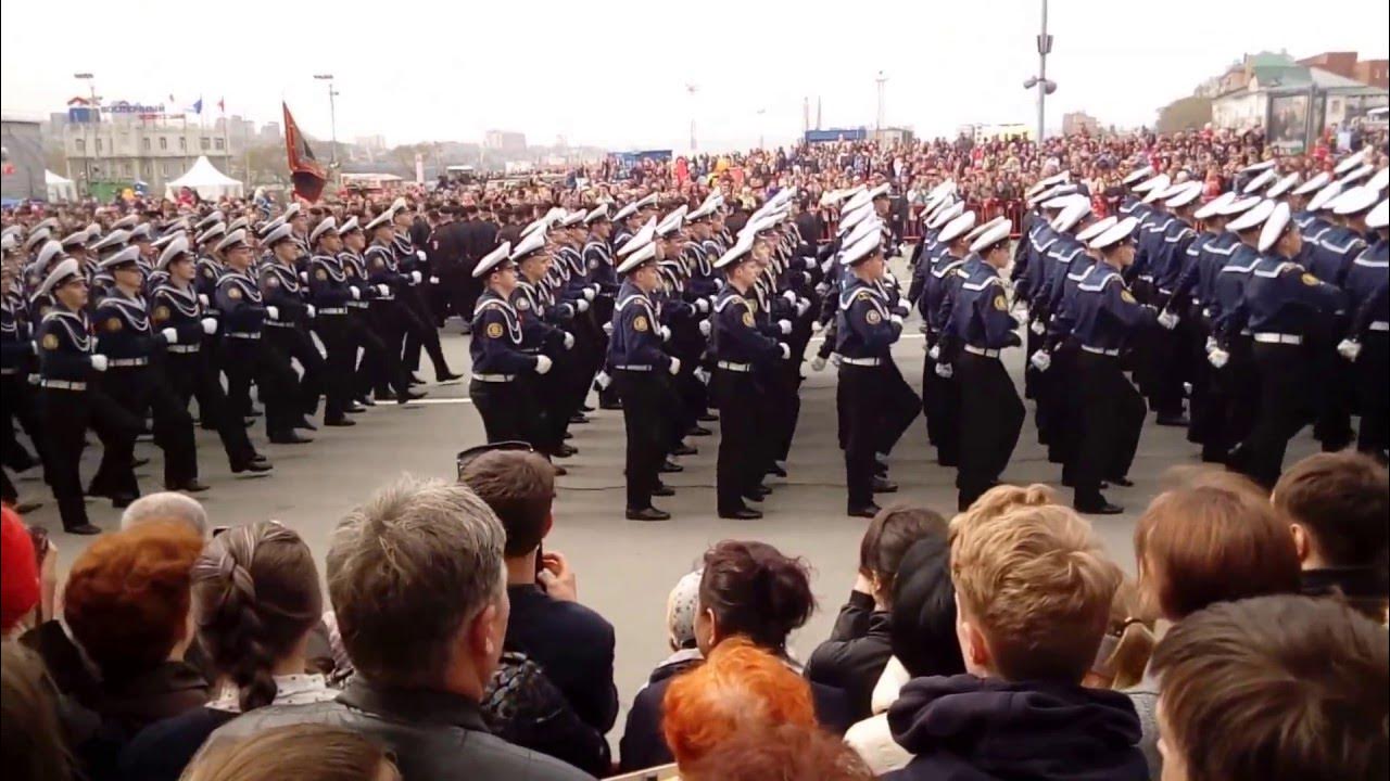 Владивосток 9 часов. Владивосток парад 9 мая 2016. Парад Победы 9 мая Владивосток 2009 год. 9 Мая день Победы во Владивостоке. Парад Победы 1980 во Владивостоке.