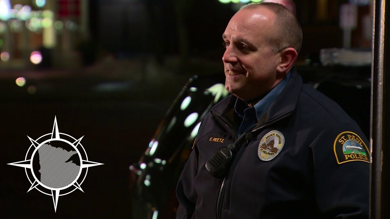 Skeptical cop befriends homeless veteran  (2017)