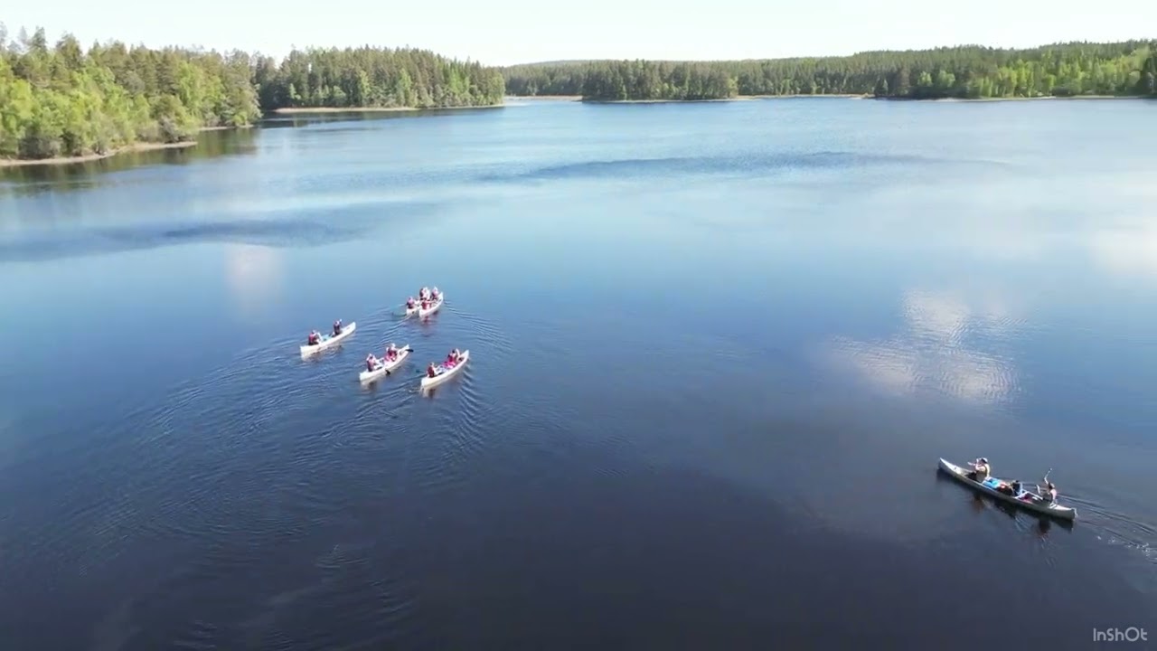 Drone, padvinders vertrekken met kano op Hemelvaartsdag in Zweden