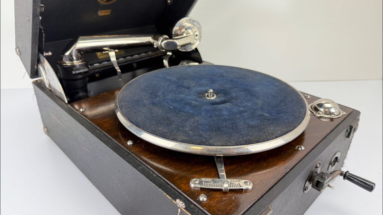 Vintage COLUMBIA Viva-Tonal Grafonola Portable Gramophone No. 202