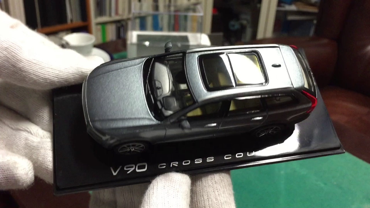 Modelcar unboxing Volvo V90 Cross Country, Norev 1/43 - YouTube
