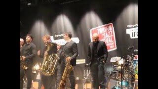 Roy Paci, l'orchestra del fuoco -saluti finali @Torino Jazz Festival 2016