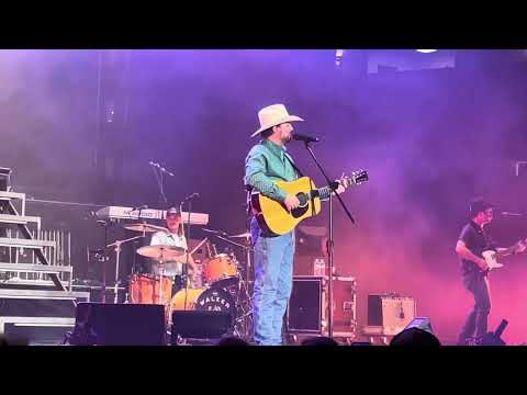 Walker Montgomery - Strangers Like Us (Live) - Santander Arena, Reading, PA - 11/14/25