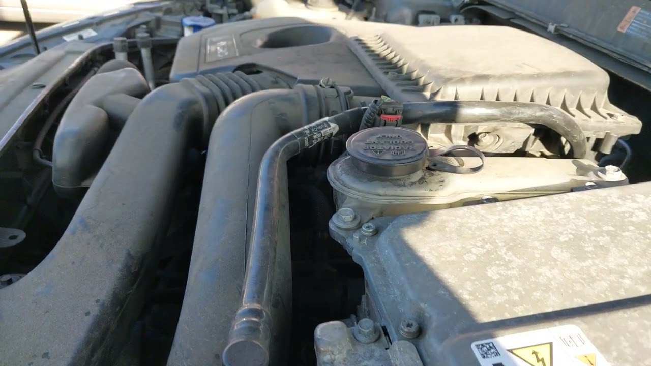 Звук мотора Ford 99U Hybrid от 2015 Ford Fusion Hybrid Titanium 3FA6P0RU6FR246884