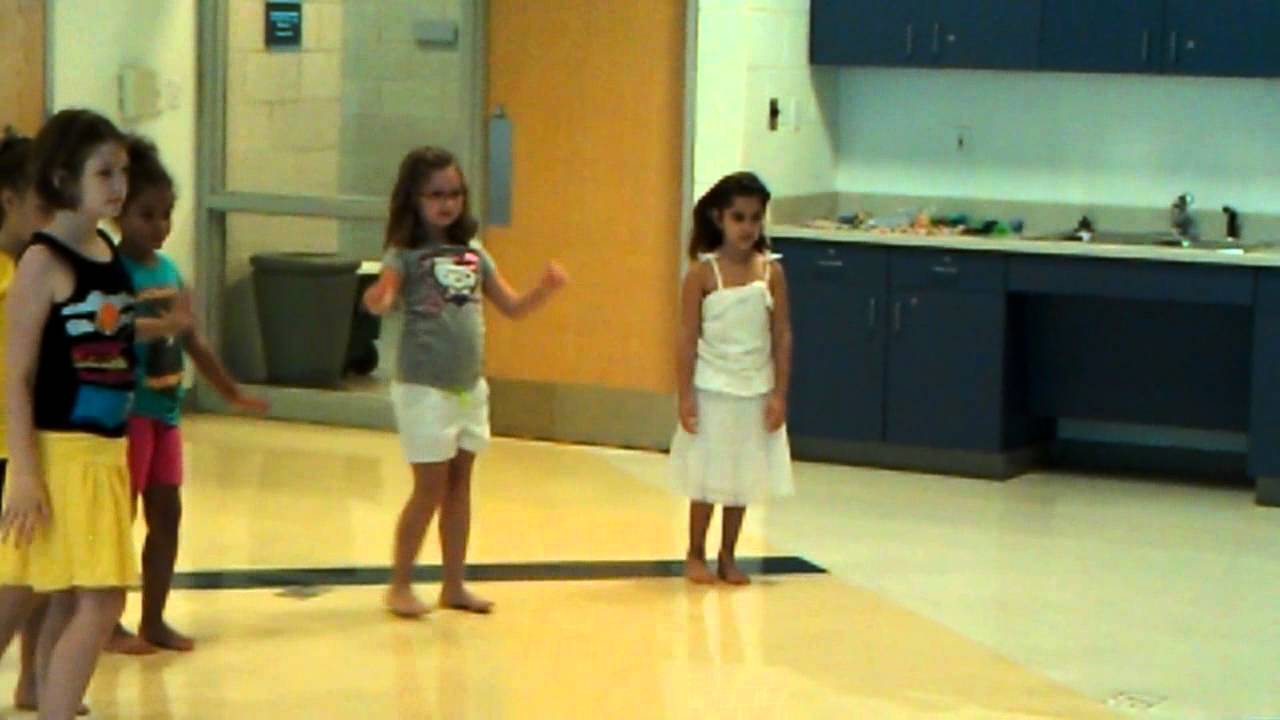 First dance recital for Victoria - YouTube