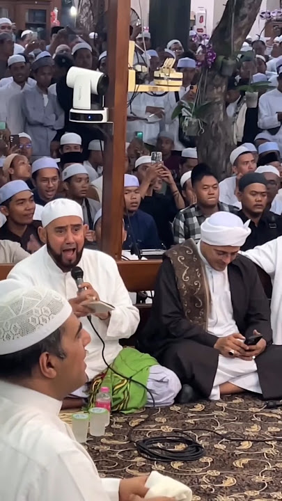 Jalsah bersama Habib Syech Masjid Riyadh malam menjelang Haul Solo 2025 #habibsyech #haulsolo #solo