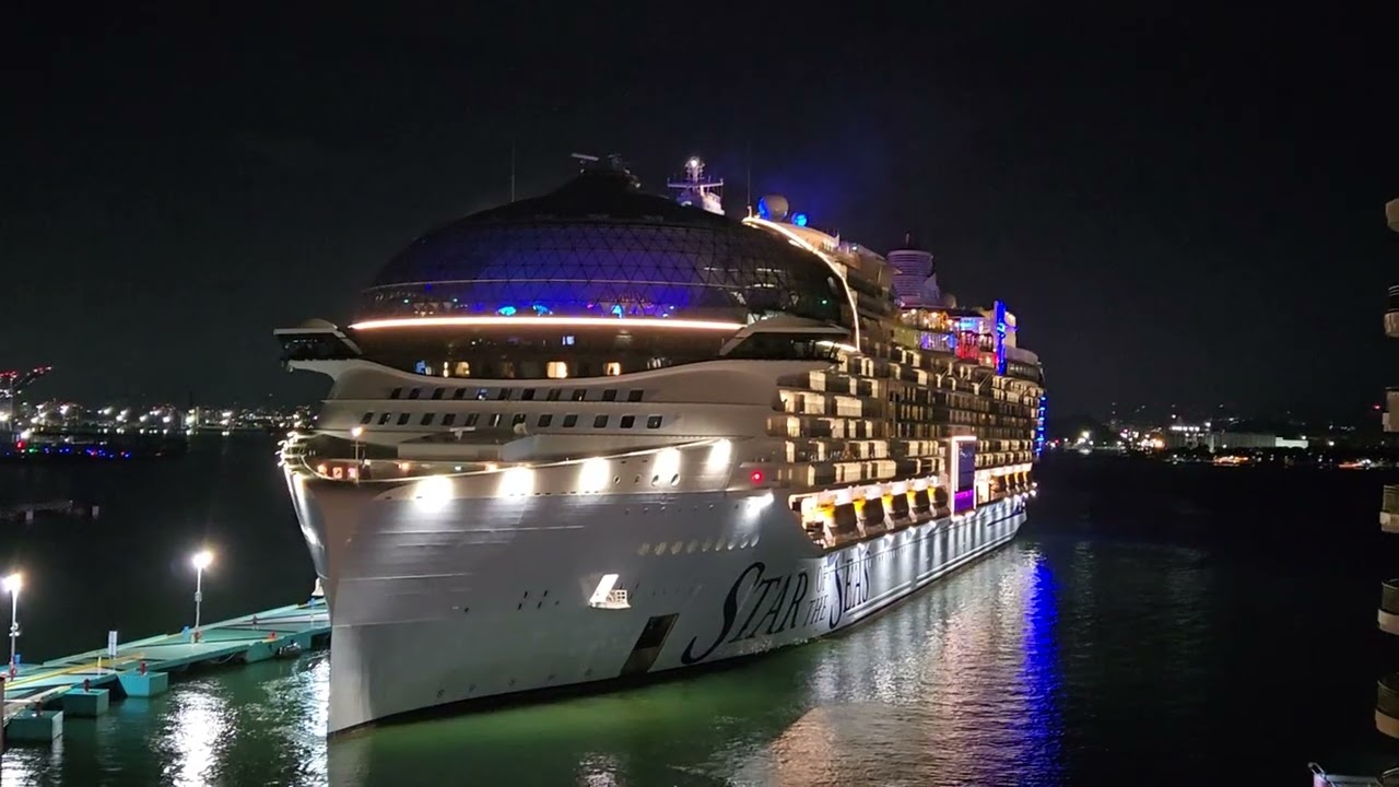 🚢 Star of the Seas Cruise Sounds Its Horn Before Leaving San Juan! 🌙⚓