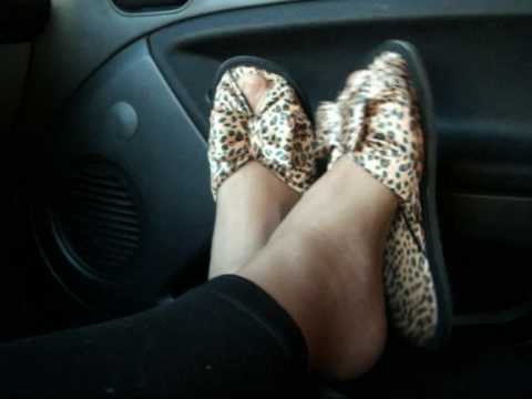 Slipper Dangling 23