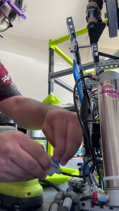 Vex V5RC - Schrader Bypass Pneumatic Fill Tech - YouTube