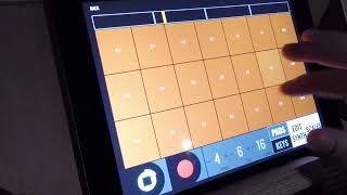 How to make House Music in a minute (BLEASS GROOVEBOX TUTORIAL)