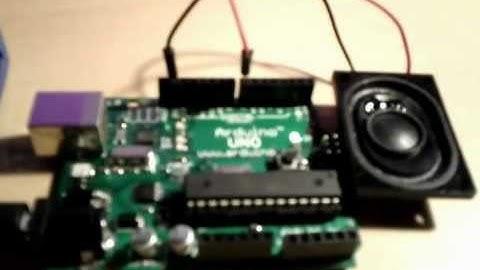 ARDUINO UNO is playing RTTTL songs in random.