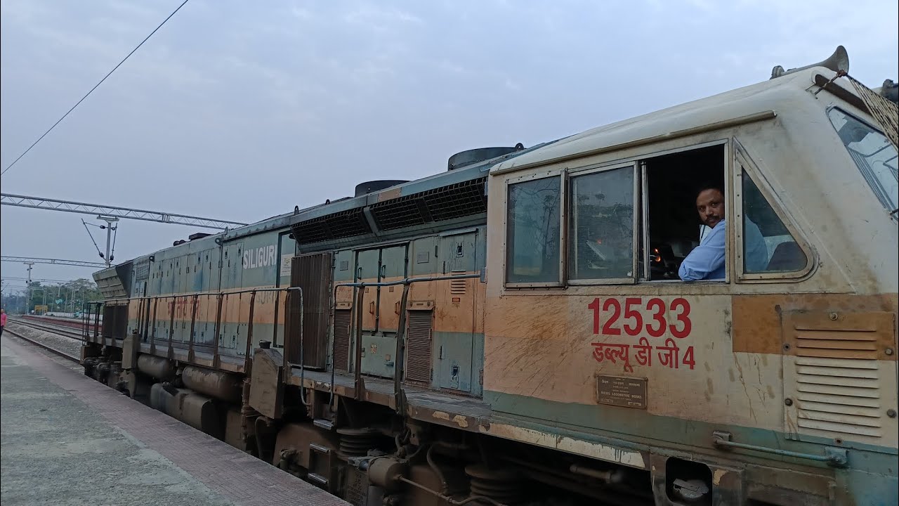 15927 RANGIYA to NEW TINSUKIA JN Express departing moranhat with Siliguri WDG 4 (12533)