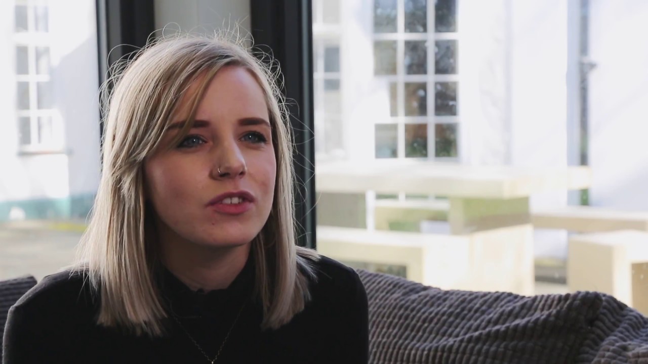 How do Mad Dog Casting handle large productions?