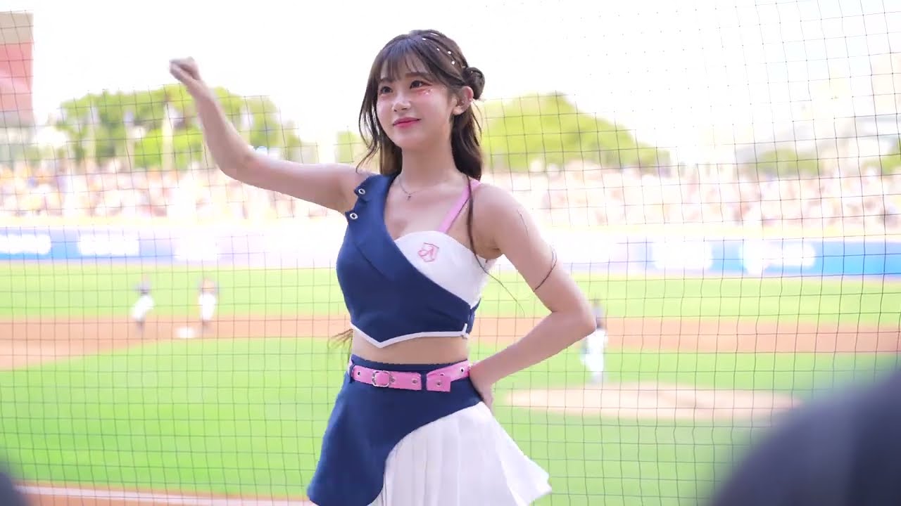 李珠珢就在我正前面～一開始忘記怎麼跳 喔了一聲可愛極了 我要全部～치어리더 이주은님이 대만에서 치어리더로 활동하게 된 여정입니다 cheerleaders fancam