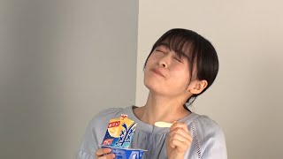 森七菜、アイスを可愛すぎる姿でパクッ！　『爽』新WEB動画「爽の中からお疲れ様です!」篇＆メイキング