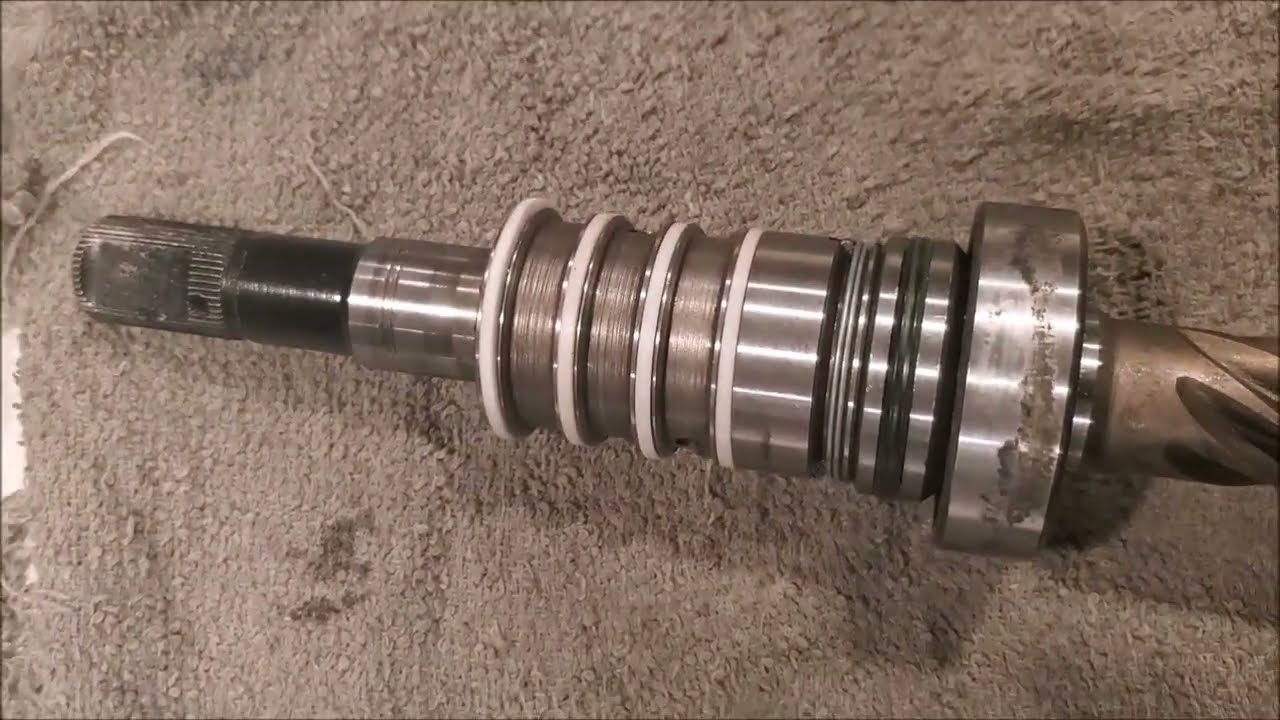 Triumph Stag - Power steering. Control valve. Part 3