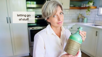 How to Let Go of Your Stuff ~ Minimalist Decluttering Tips